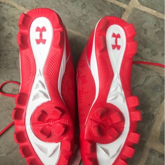 Under Armor Cleats - Picture 2 of 3
